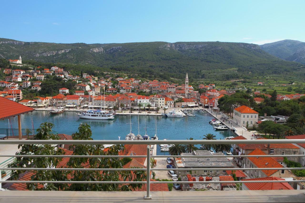 Apartments Villa Rojnica Jelsa  Eksteriør billede