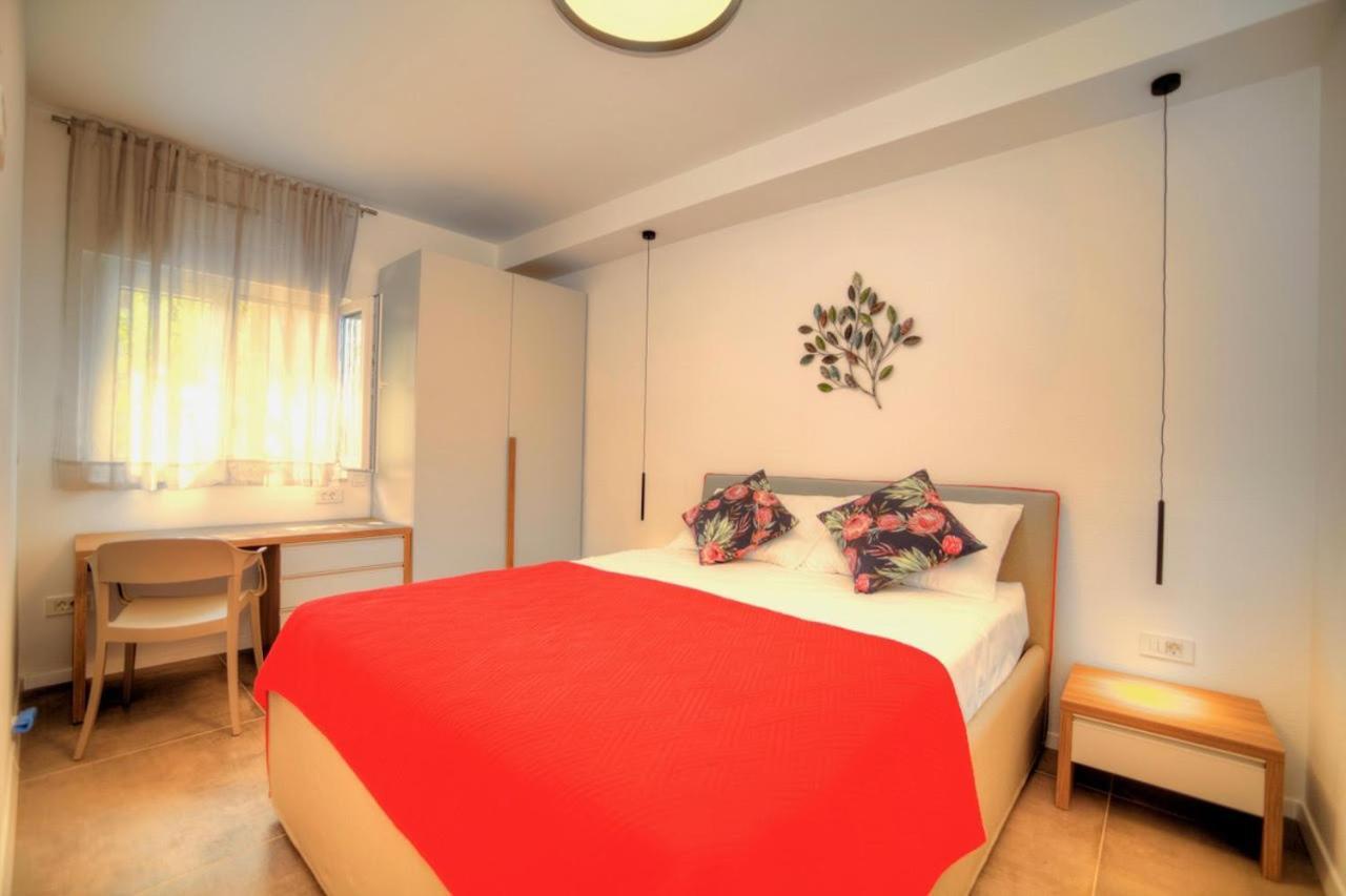 Apartments Villa Rojnica Jelsa  Eksteriør billede